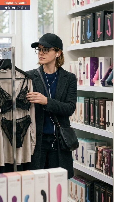 Emma Watson, EmmaWatson, elizarosewatson Alastonvuodot OnlyFans Kuva #157