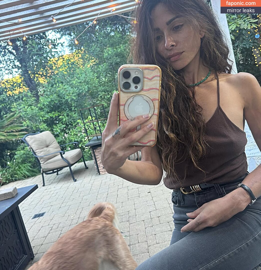 Sarah Shahi, sarahshahi Alastonvuodot  Kuva #56