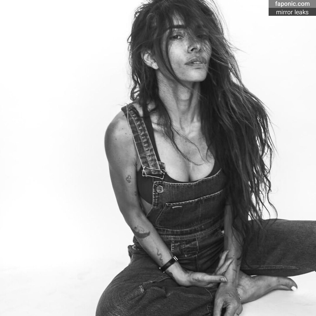 Sarah Shahi, sarahshahi Alastonvuodot  Kuva #90