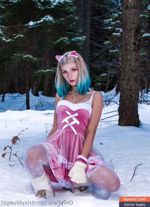 Trixy Blue, trixyblue, trixybluegirl Alastonvuodot OnlyFans Kuva #4