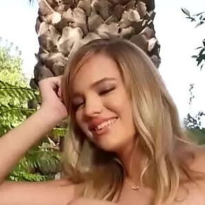 blonde_model