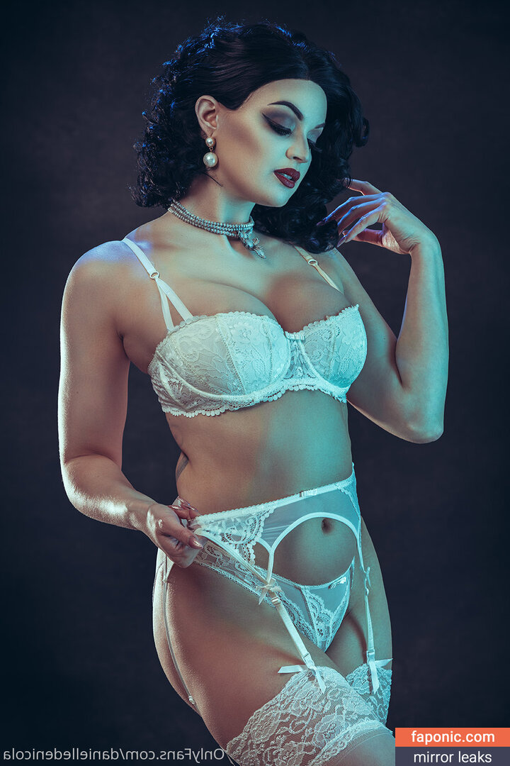 Danielle Denicola, danielledenicola, danielledenicolaofficial, danielledenicolavip, daniellednicola, https: Alastonvuodot OnlyFans/Patreon Kuva #69