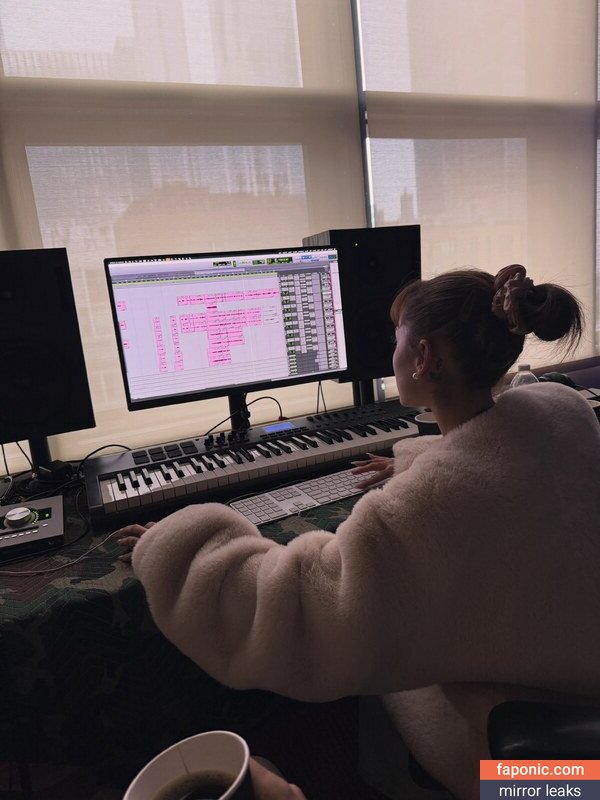 Ariana Grande, arianagrande, biancasotelo14 Alastonvuodot OnlyFans Kuva #191