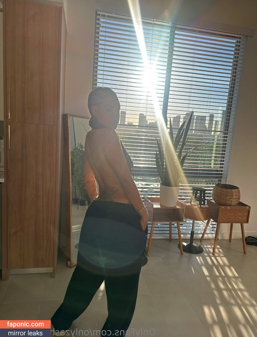 Zashia Santiago, officialzashia, zashiasantiago Alastonvuodot OnlyFans Kuva #10