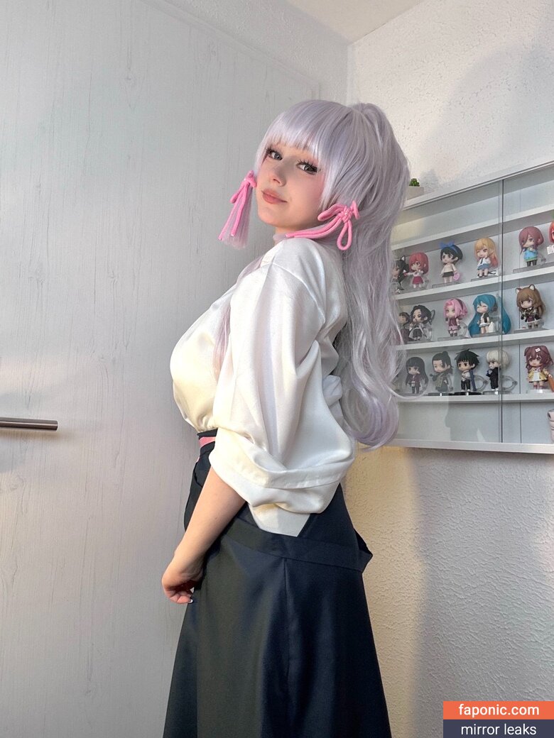 Upminaa, https: Alastonvuodot  Kuva #315