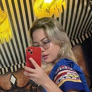 Hivia Silva Carneiro