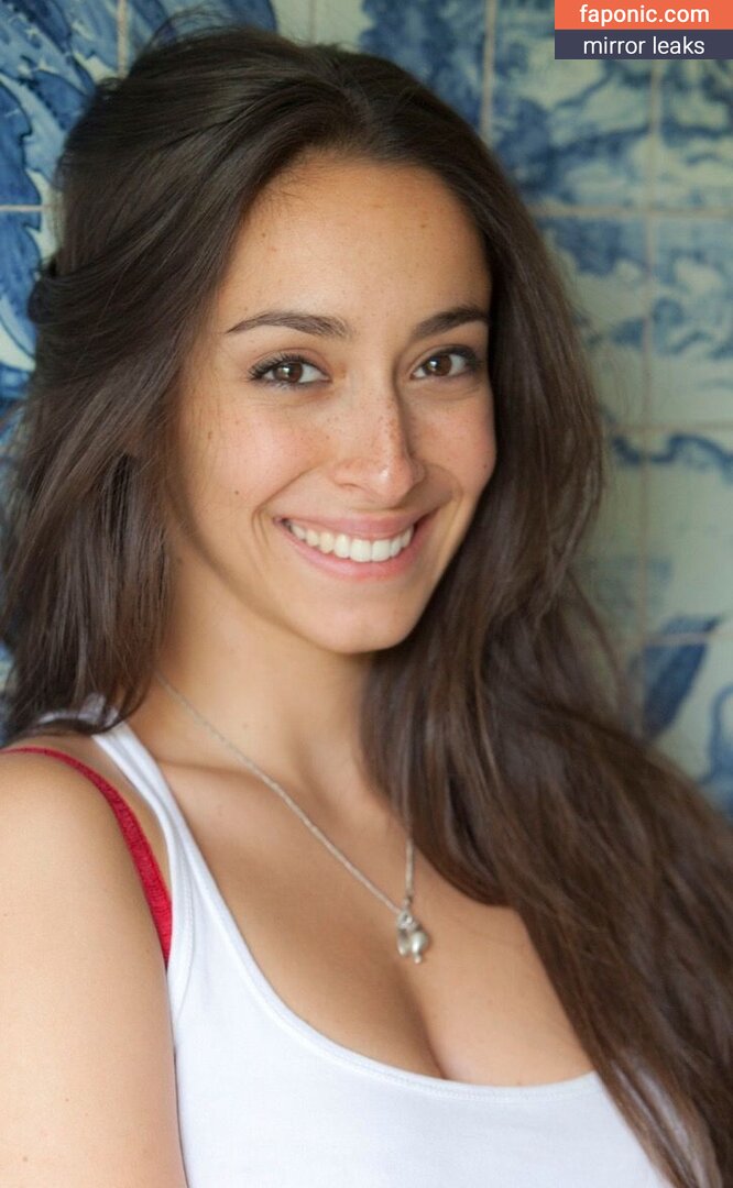Oona Chaplin, https:, oonacc Alastonvuodot  Kuva #2